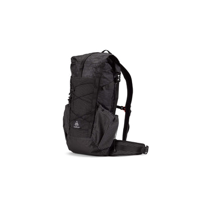Front view of the Hyperlite Mountain Gear Elevate 22 in Black