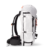 Alternate side view of the Halka 70 by Hyperlite Mountain Gear showing the other external side pocket for a secure carry of oxygen bottles, pickets, wands, etc.