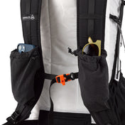 The 100D Dyneema® Gridstop Shoulder Straps with integrated Dyneema® Stretch Mesh UL Pockets on the Hyperlite Mountain Gear Waypoint 35
