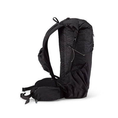 Side view of the Hyperlite Mountain Gear Waypoint 35 in Black showing the 100D Dyneema® Gridstop side pockets