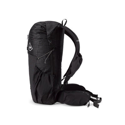 Side view of the Hyperlite Mountain Gear Waypoint 35 in Black showing the 100D Dyneema® Gridstop side pockets