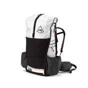 Front view of the Hyperlite Mountain Gear Unbound 40 in White with durable Dyneema® Stretch Mesh front pocket